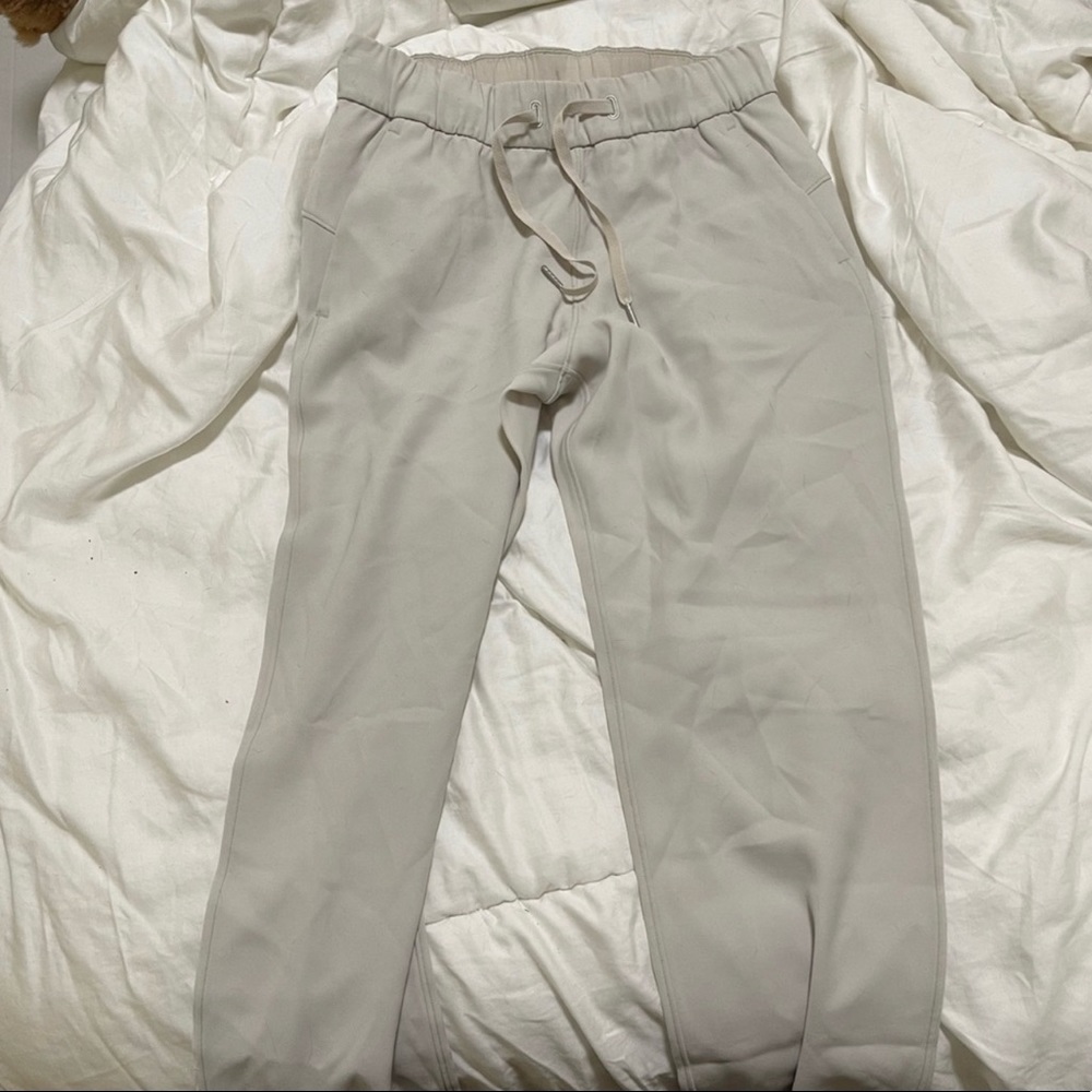 Lululemon on the fly pant